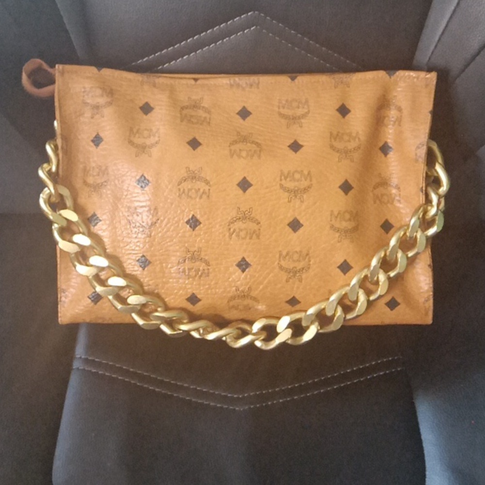 Chunky Gold Chain Strap - Picture 5 of 6